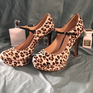 ⭐Joan and David Mary Jane Heels NWOT⭐
